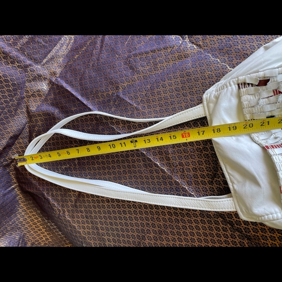 White designer White leather shoulder bag by East West Designs - Picture 7 of 10